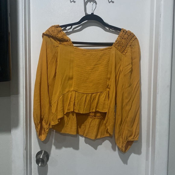 Top - Picture 2 of 2